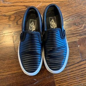 Vans slip-on black ribbed with white soles